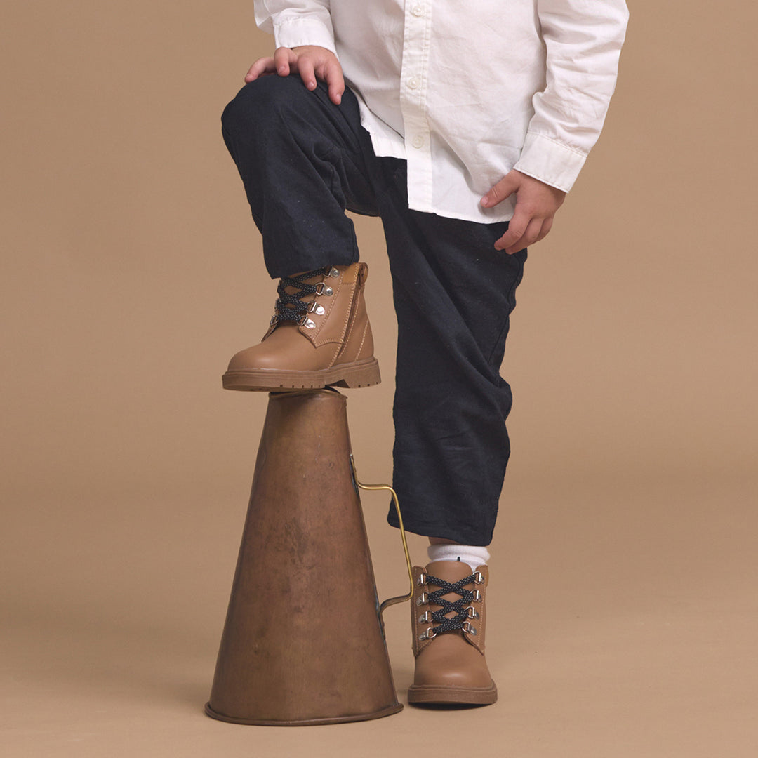 DYLAN Tan