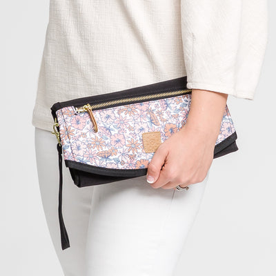 ROUNDABOUT CHANGE CLUTCH Floral