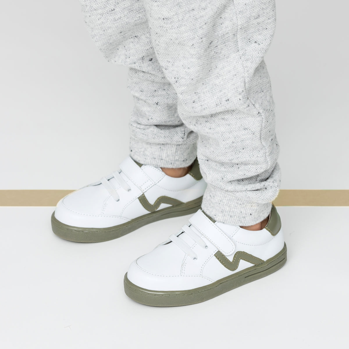 XO TRAINER White/Khaki