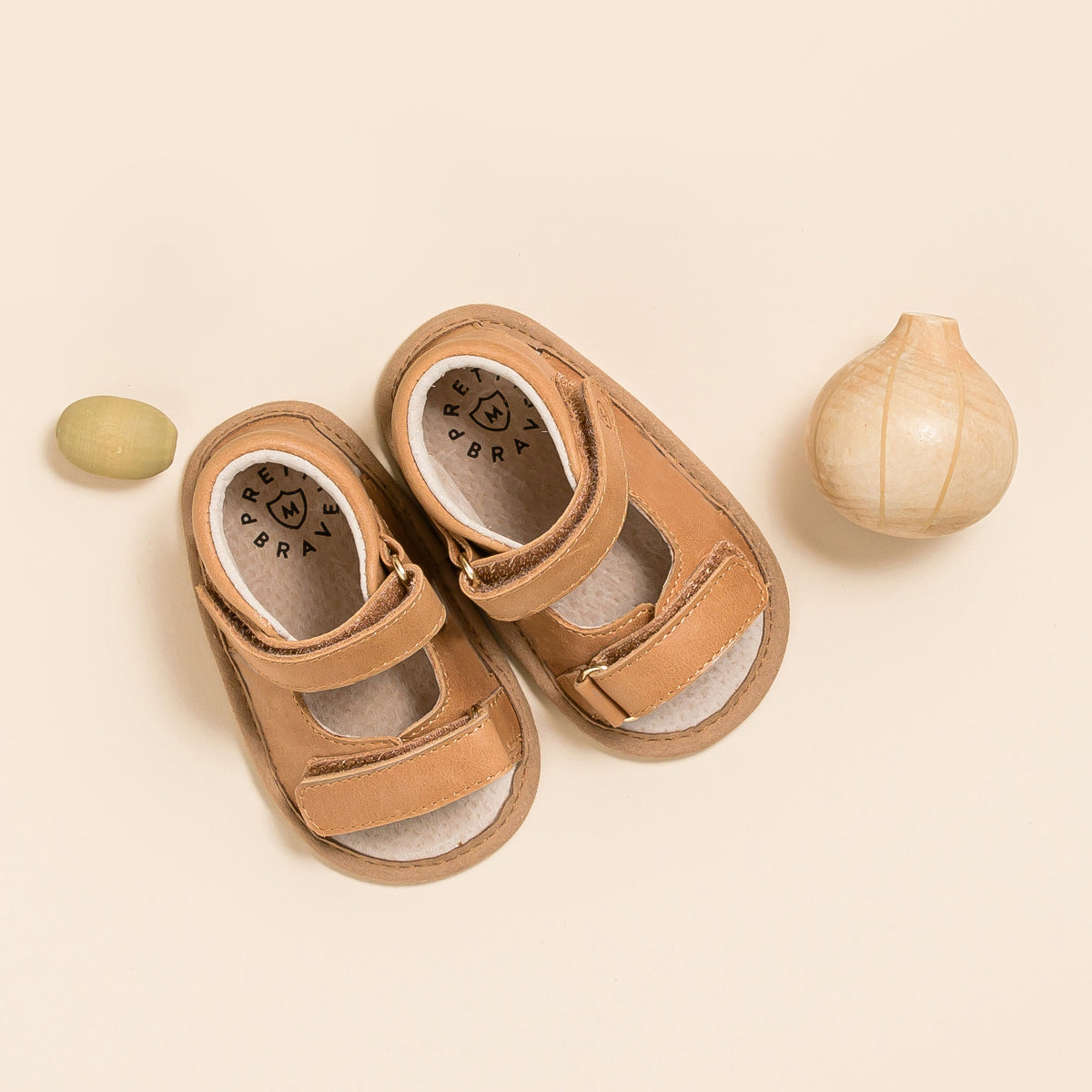 Pair of baby sandals in sierra colour
